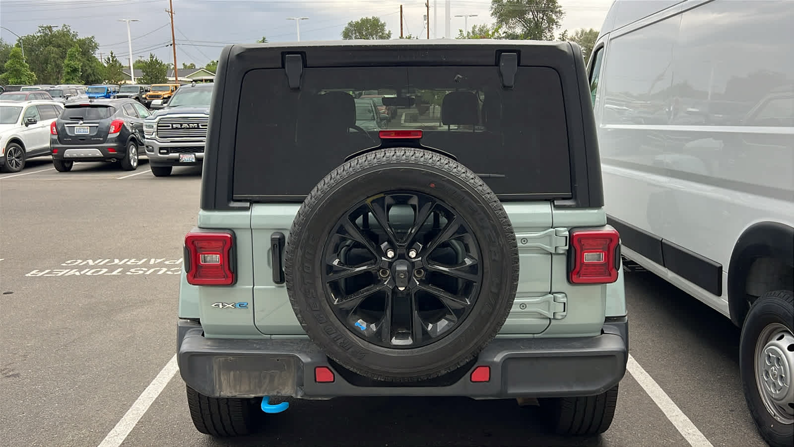 Thumbnail: 2023 Jeep Wrangler - 9