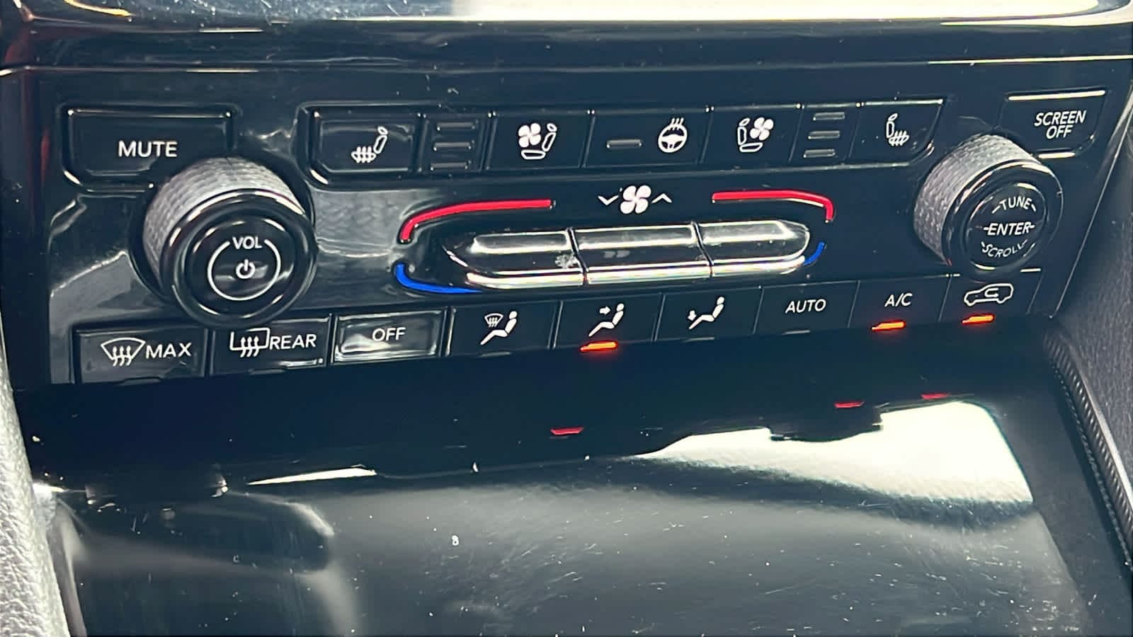 Thumbnail: 2023 Jeep Grand Cherokee - 14