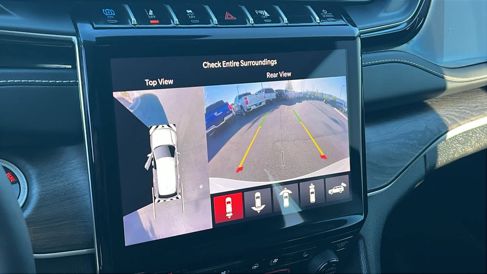 Thumbnail: 2023 Jeep Grand Cherokee - 16