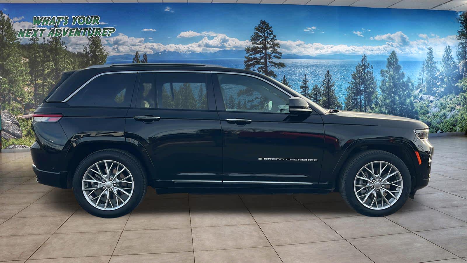 Thumbnail: 2022 Jeep Grand Cherokee - 4