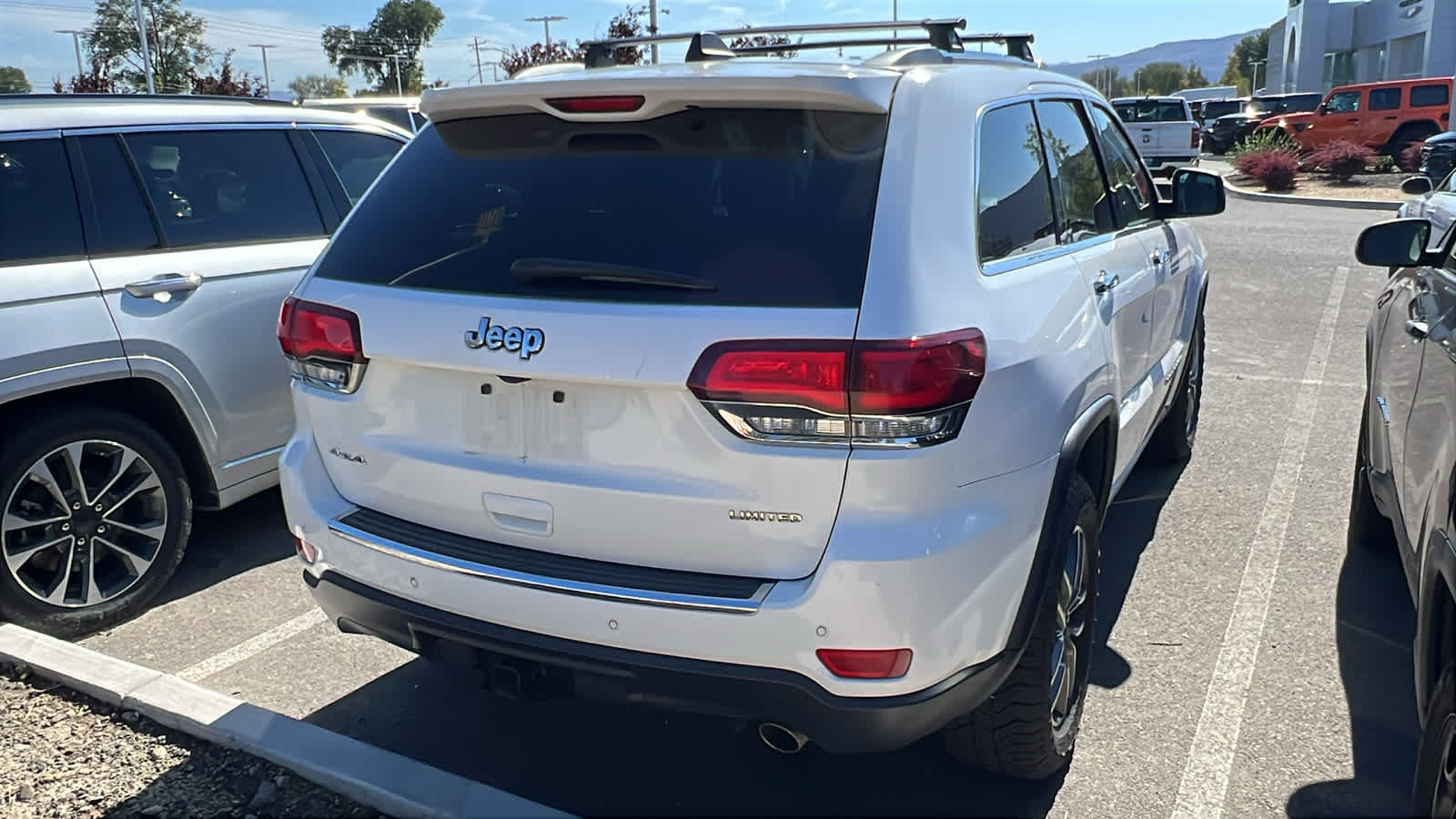 Thumbnail: 2020 Jeep Grand Cherokee - 7