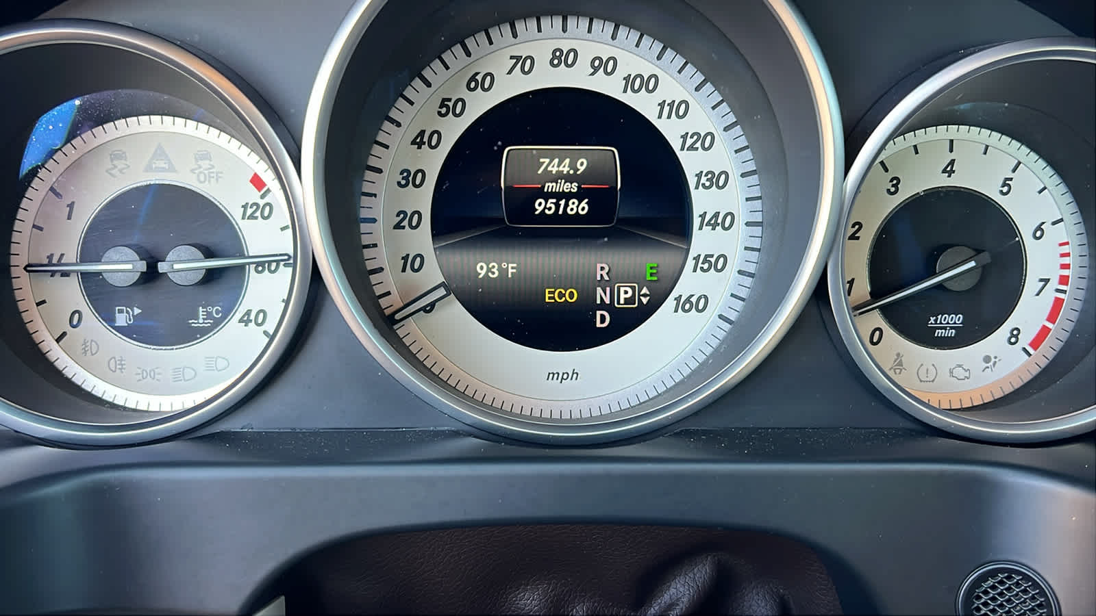 Thumbnail: 2014 Mercedes-Benz E-Class - 21