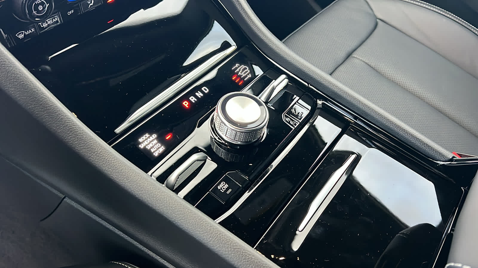 Thumbnail: 2025 Jeep Grand Cherokee L - 13