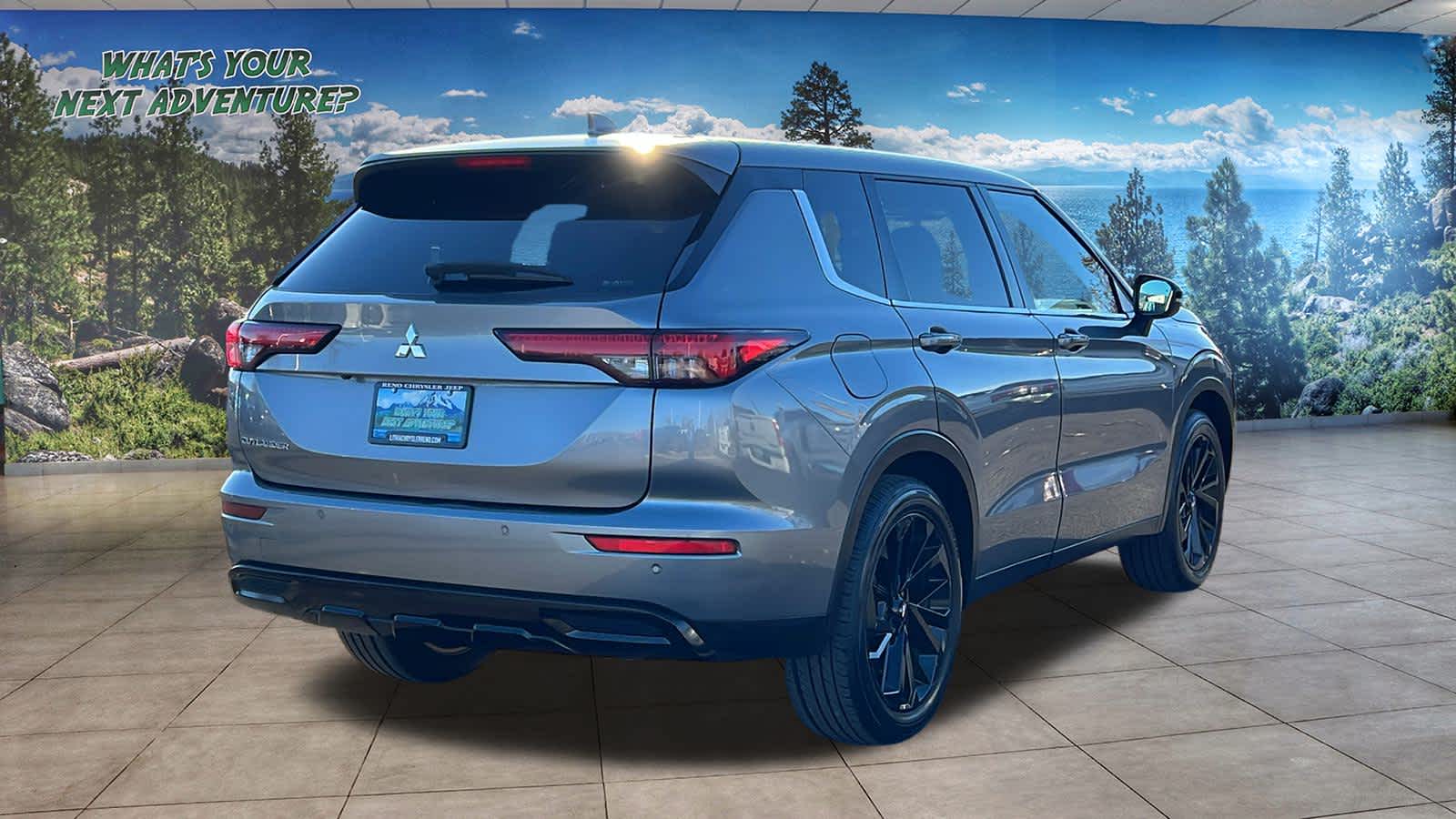 Thumbnail: 2022 Mitsubishi Outlander - 5