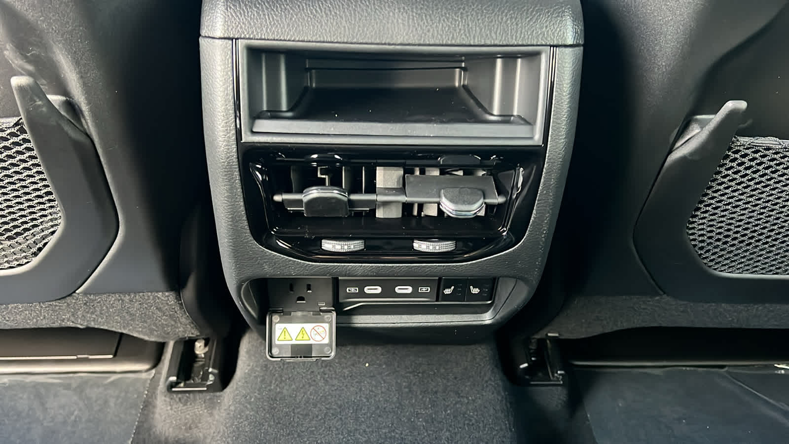 Thumbnail: 2026 Jeep Grand Cherokee - 25