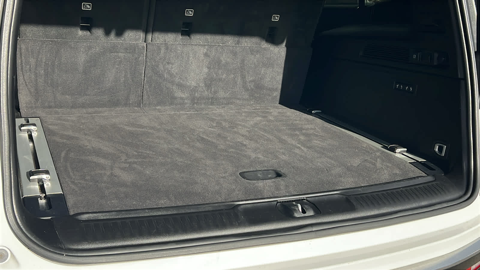 Thumbnail: 2025 Jeep Wagoneer - 27