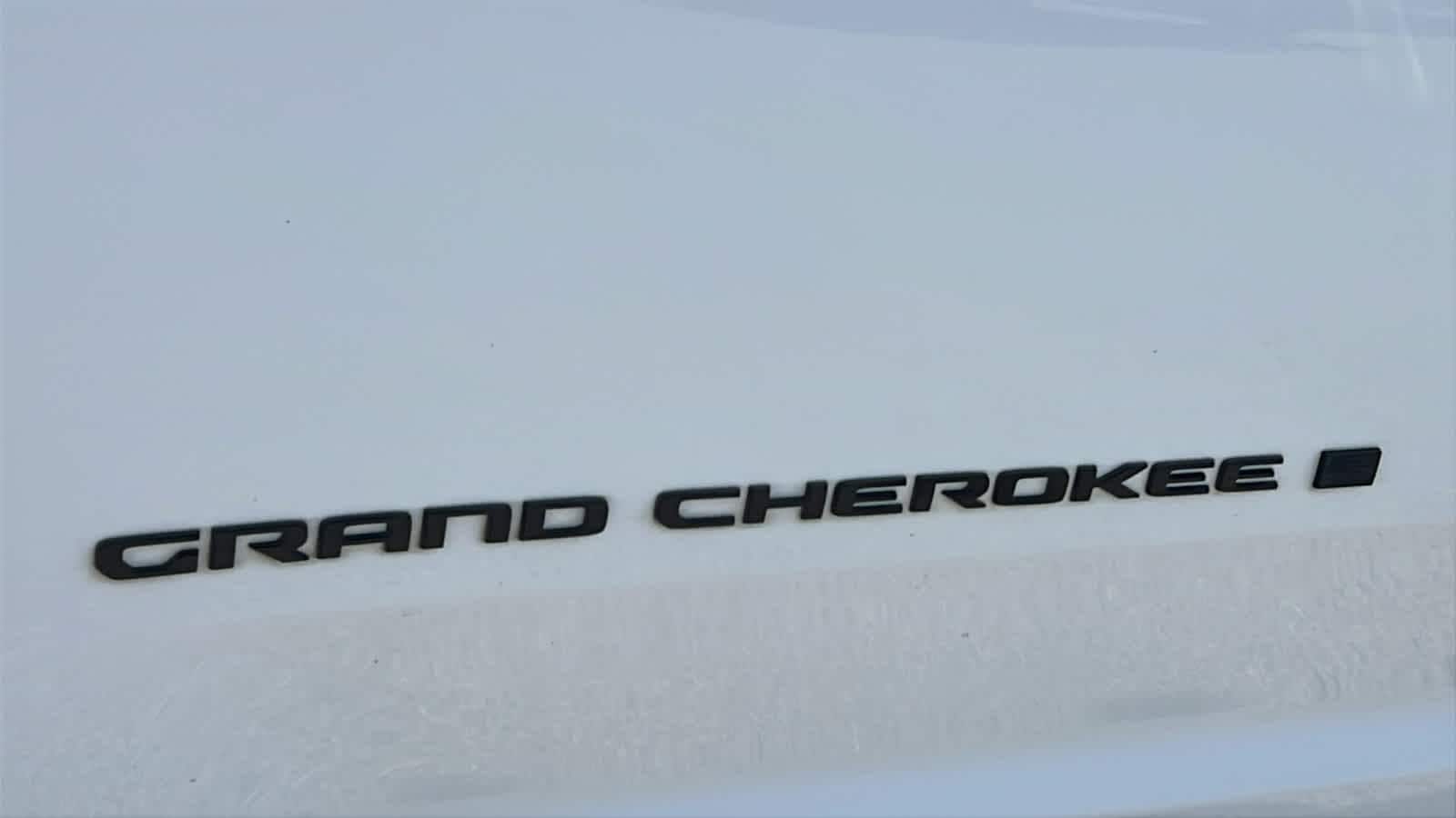 Thumbnail: 2023 Jeep Grand Cherokee - 28