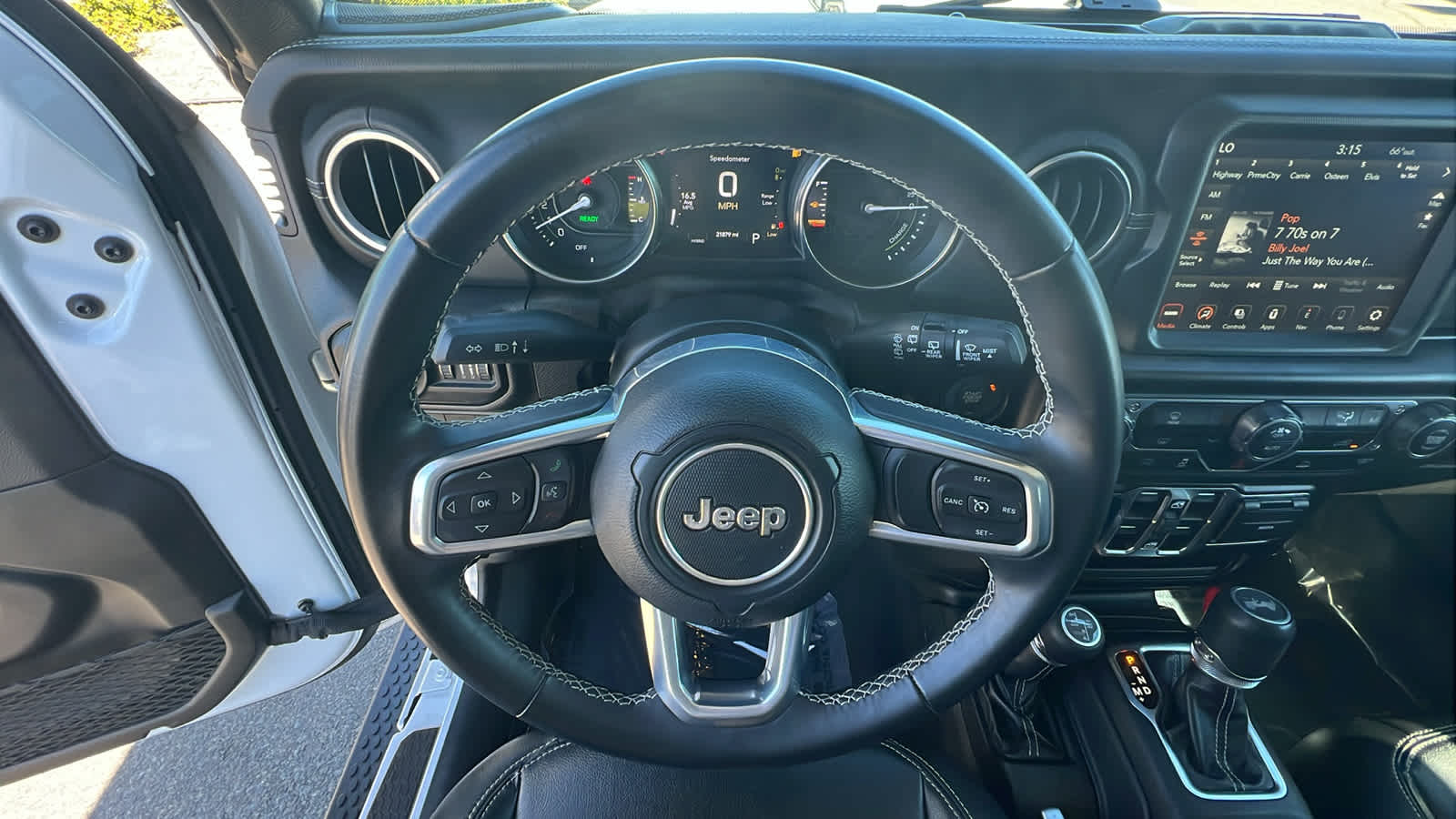 Thumbnail: 2022 Jeep Wrangler - 18