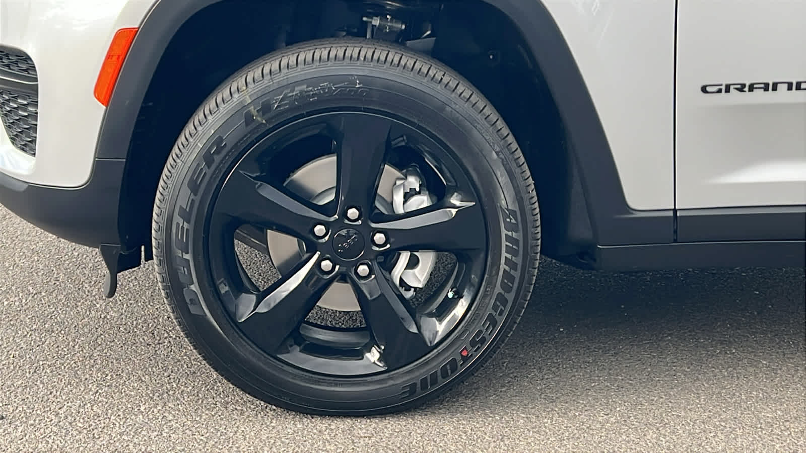 Thumbnail: 2025 Jeep Grand Cherokee - 9