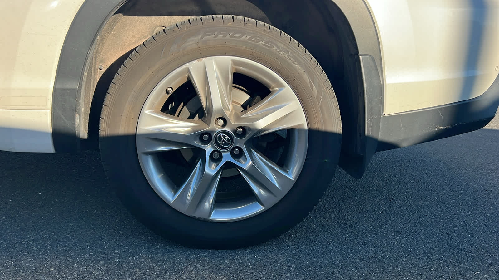 Thumbnail: 2019 Toyota Highlander - 9