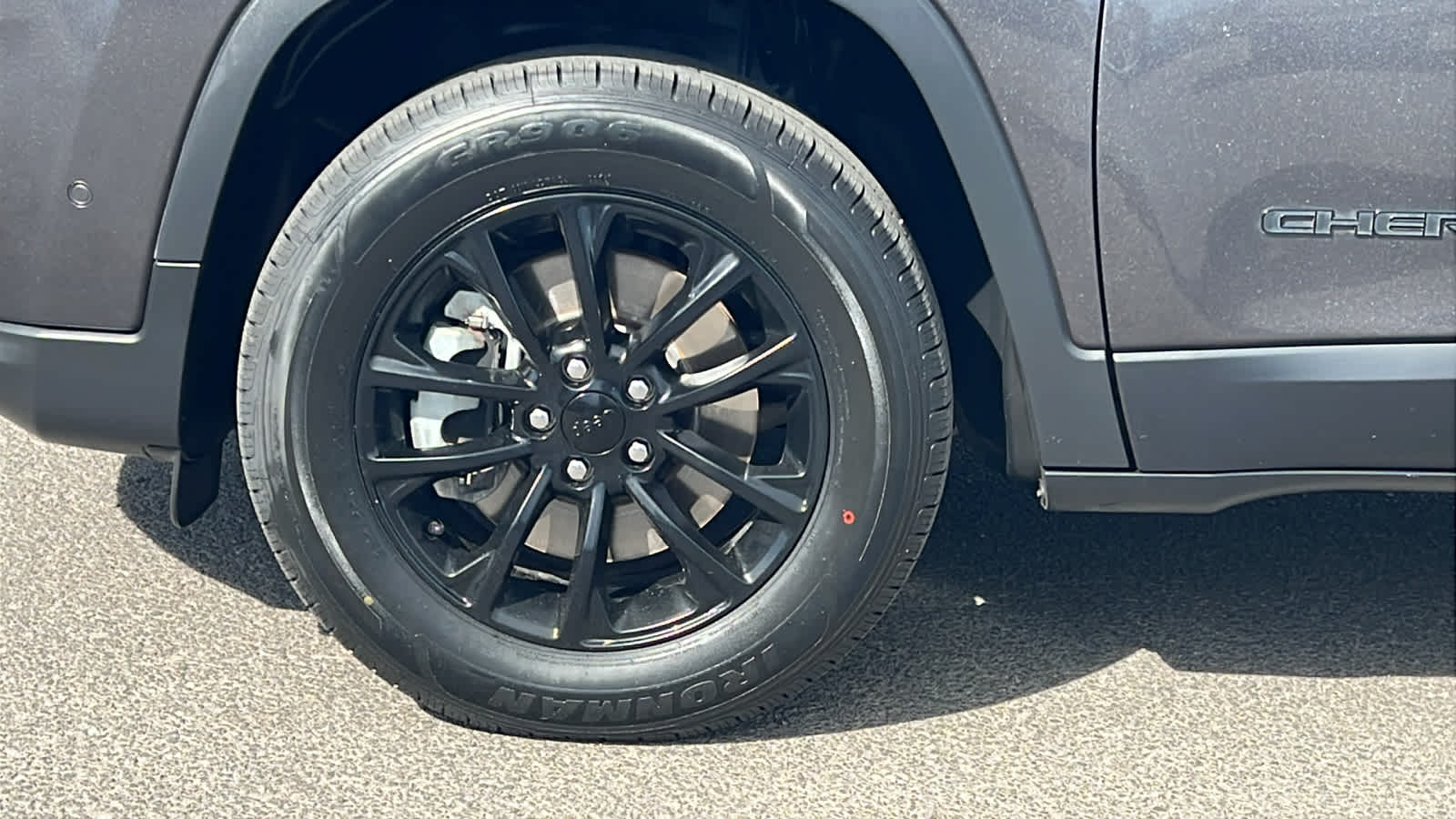 Thumbnail: 2023 Jeep Cherokee - 9