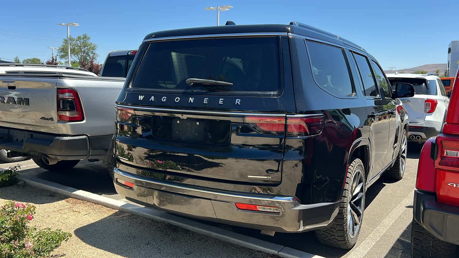 Thumbnail: 2022 Jeep Wagoneer - 5