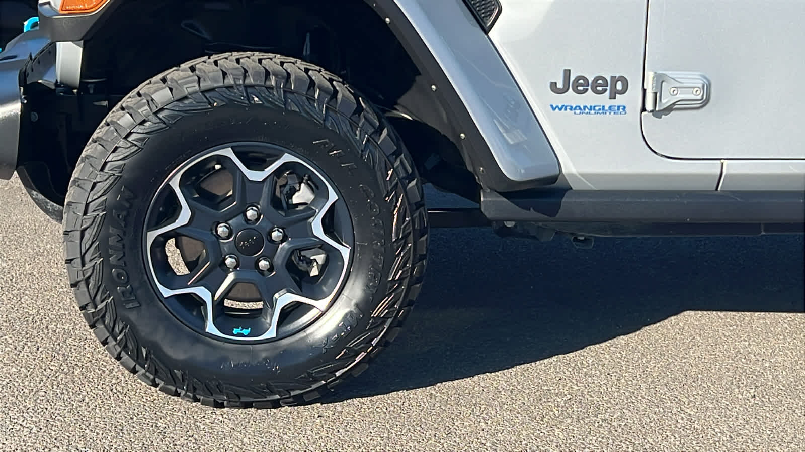 Thumbnail: 2022 Jeep Wrangler - 9