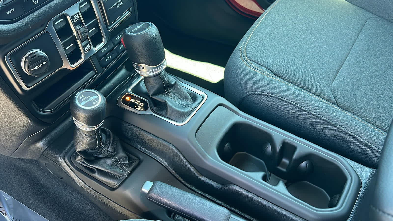 2025 Jeep Gladiator Nighthawk 13
