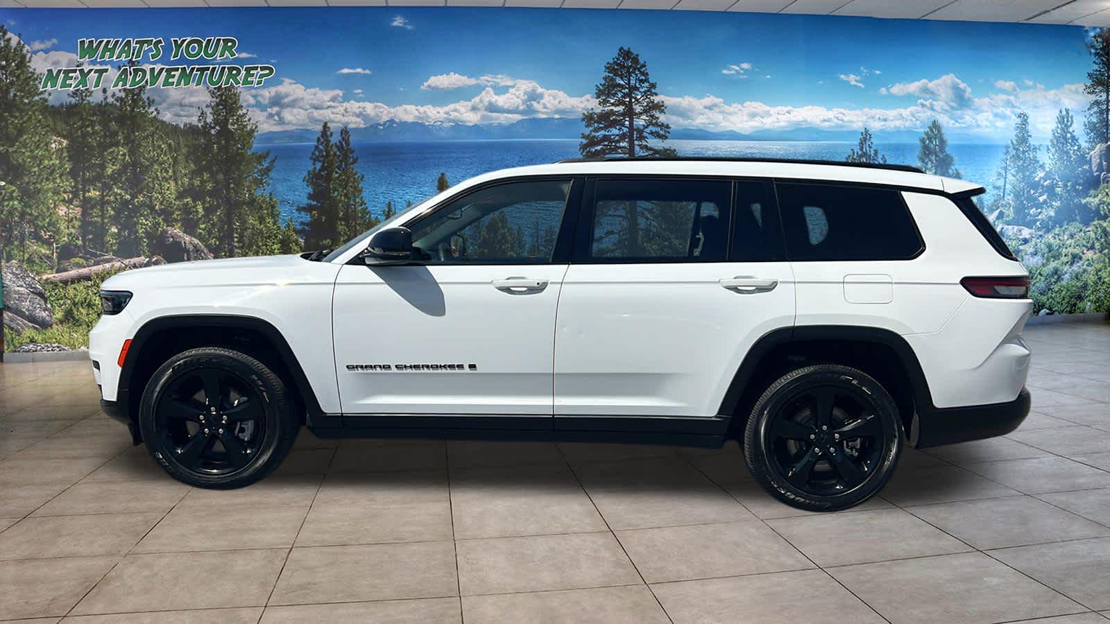 Thumbnail: 2023 Jeep Grand Cherokee - 8
