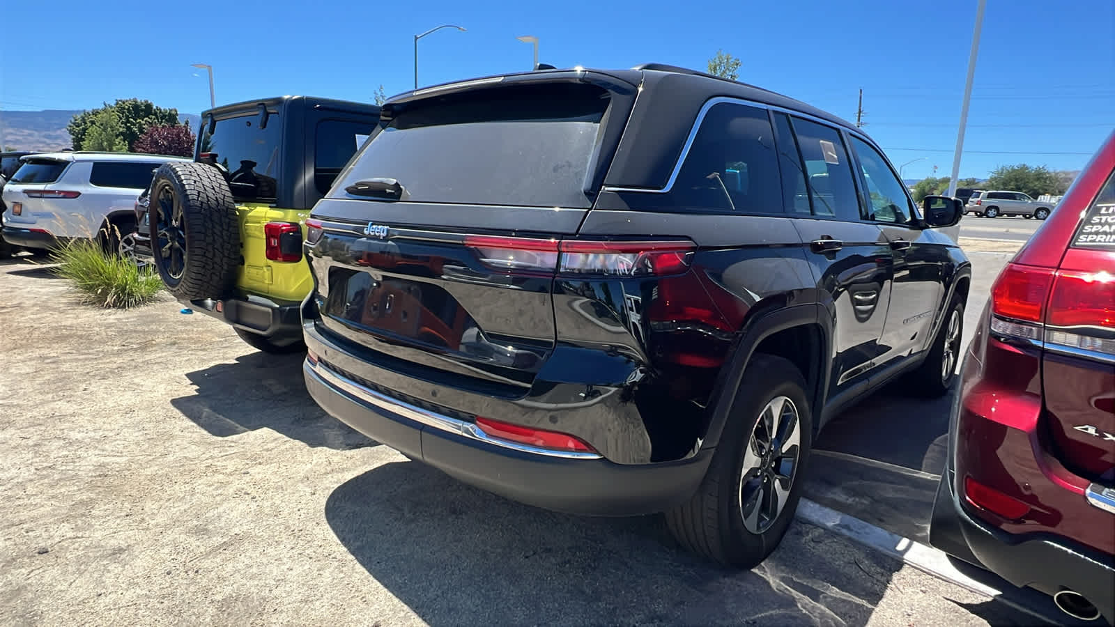 Thumbnail: 2023 Jeep Grand Cherokee - 4