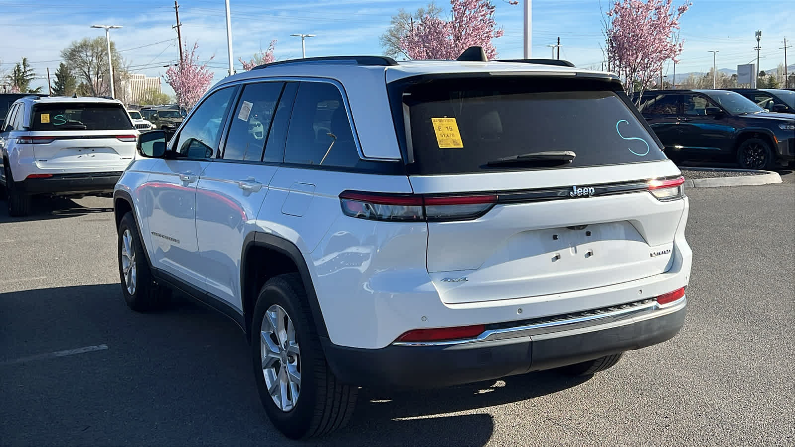 Thumbnail: 2023 Jeep Grand Cherokee - 9