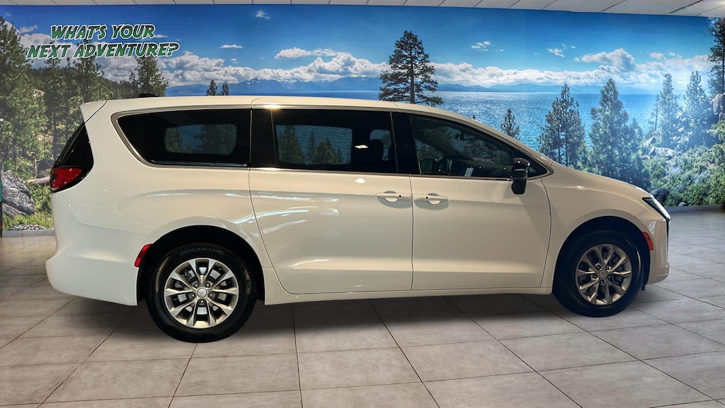 New 2027 Chrysler Pacifica Select Passenger Van