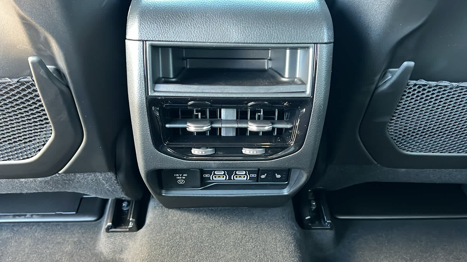 Thumbnail: 2025 Jeep Grand Cherokee - 25