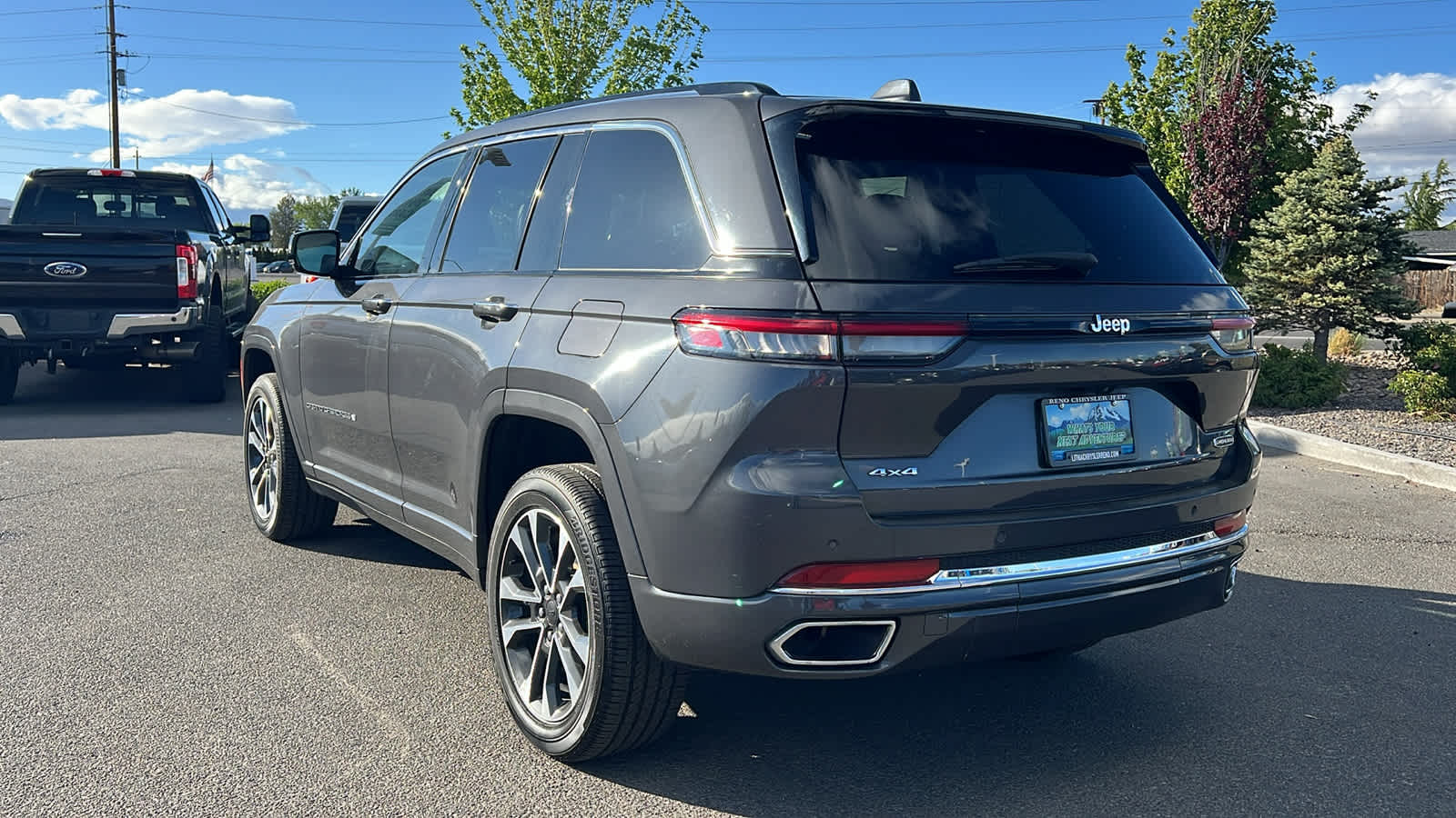 2022 Jeep Grand Cherokee Overland 7