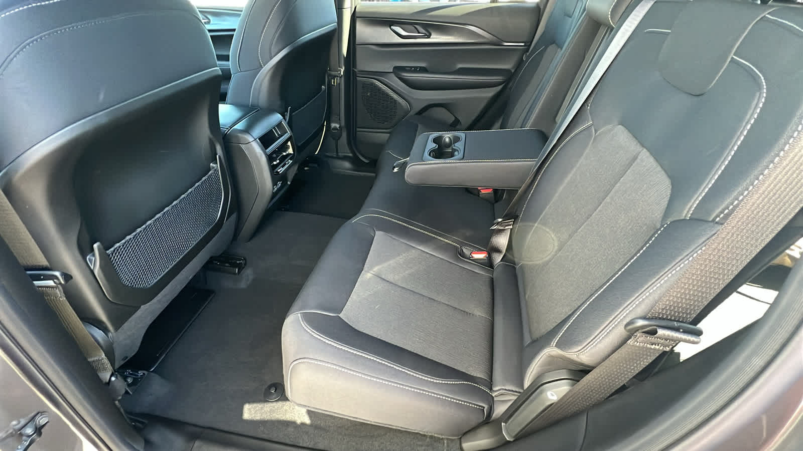 Thumbnail: 2025 Jeep Grand Cherokee - 24