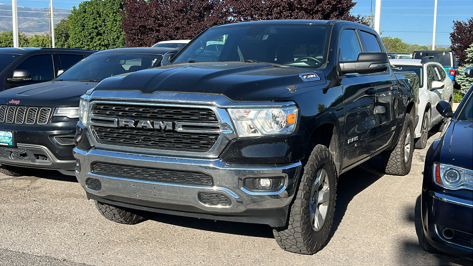 2023 RAM 1500 Big Horn/Lone Star 4x4 Crew Cab 5'7's photo