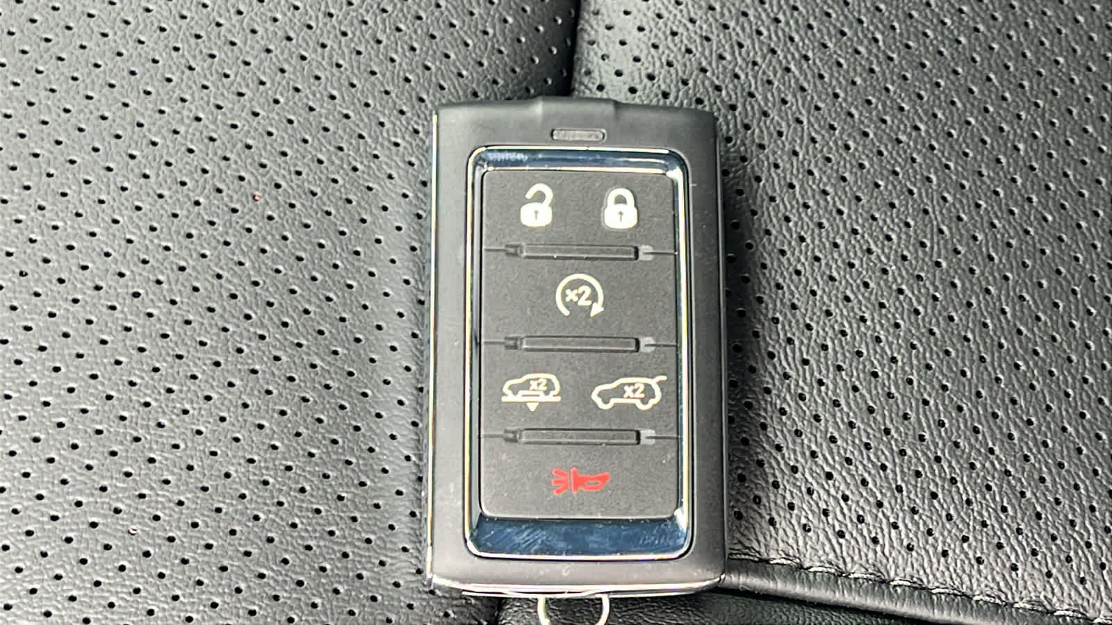 Thumbnail: 2026 Jeep Grand Wagoneer - 29