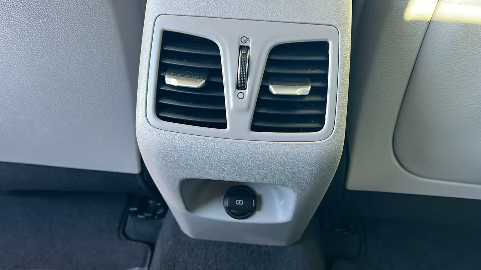 Thumbnail: 2018 Hyundai Sonata - 25