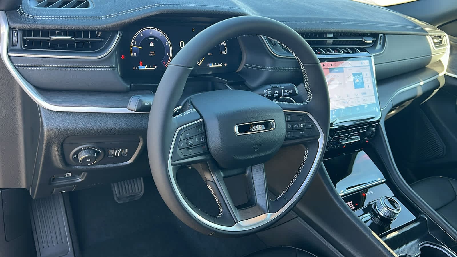 Thumbnail: 2025 Jeep Grand Cherokee - 10