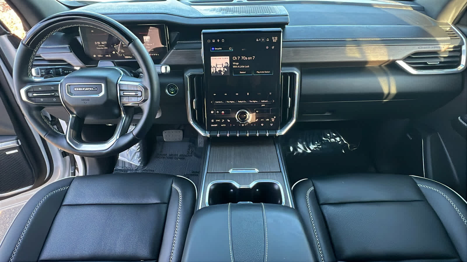 Thumbnail: 2024 GMC Acadia - 26