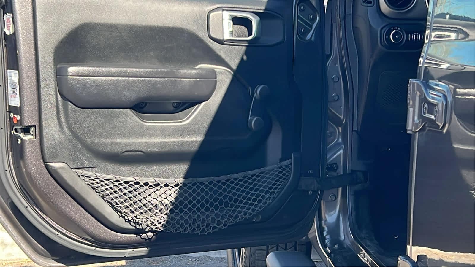 Thumbnail: 2022 Jeep Wrangler - 23