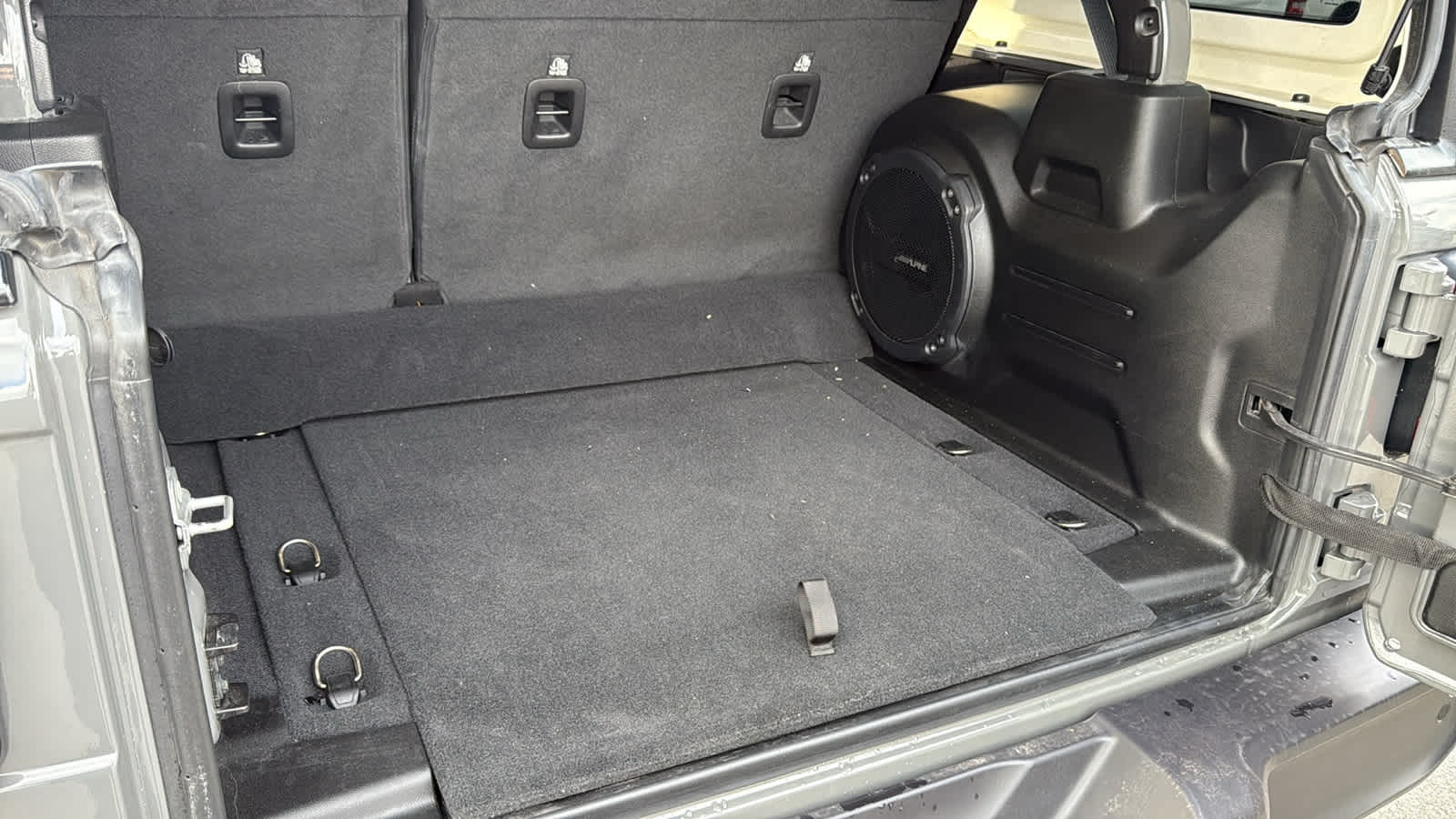 Thumbnail: 2021 Jeep Wrangler - 27