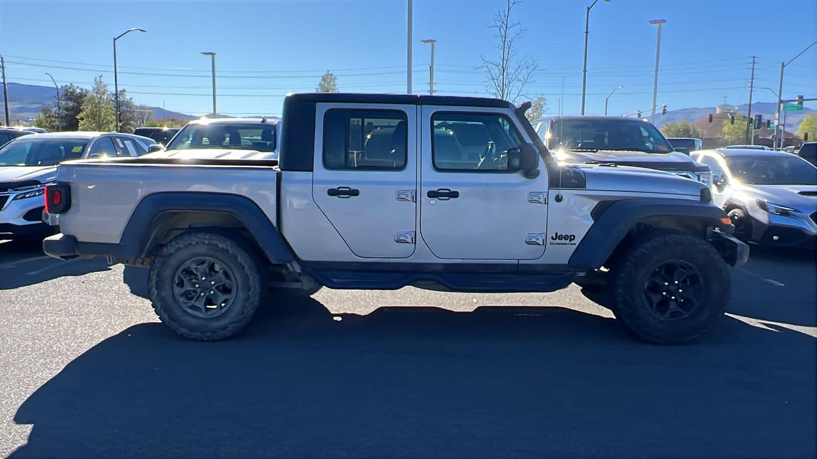 Thumbnail: 2020 Jeep Gladiator - 4