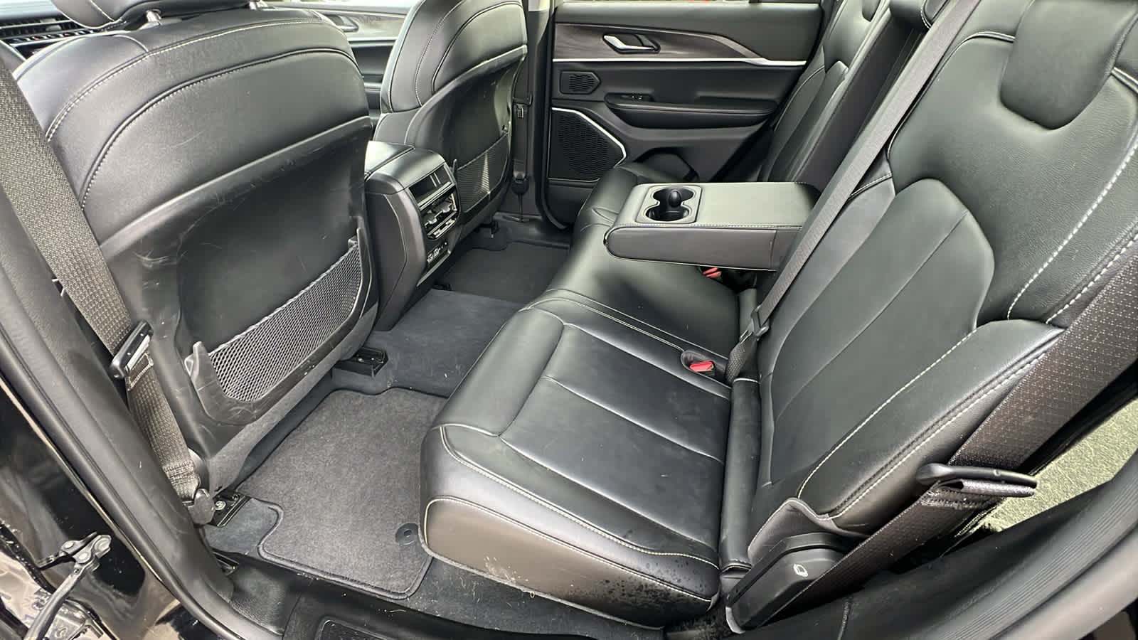 Thumbnail: 2022 Jeep Grand Cherokee - 24