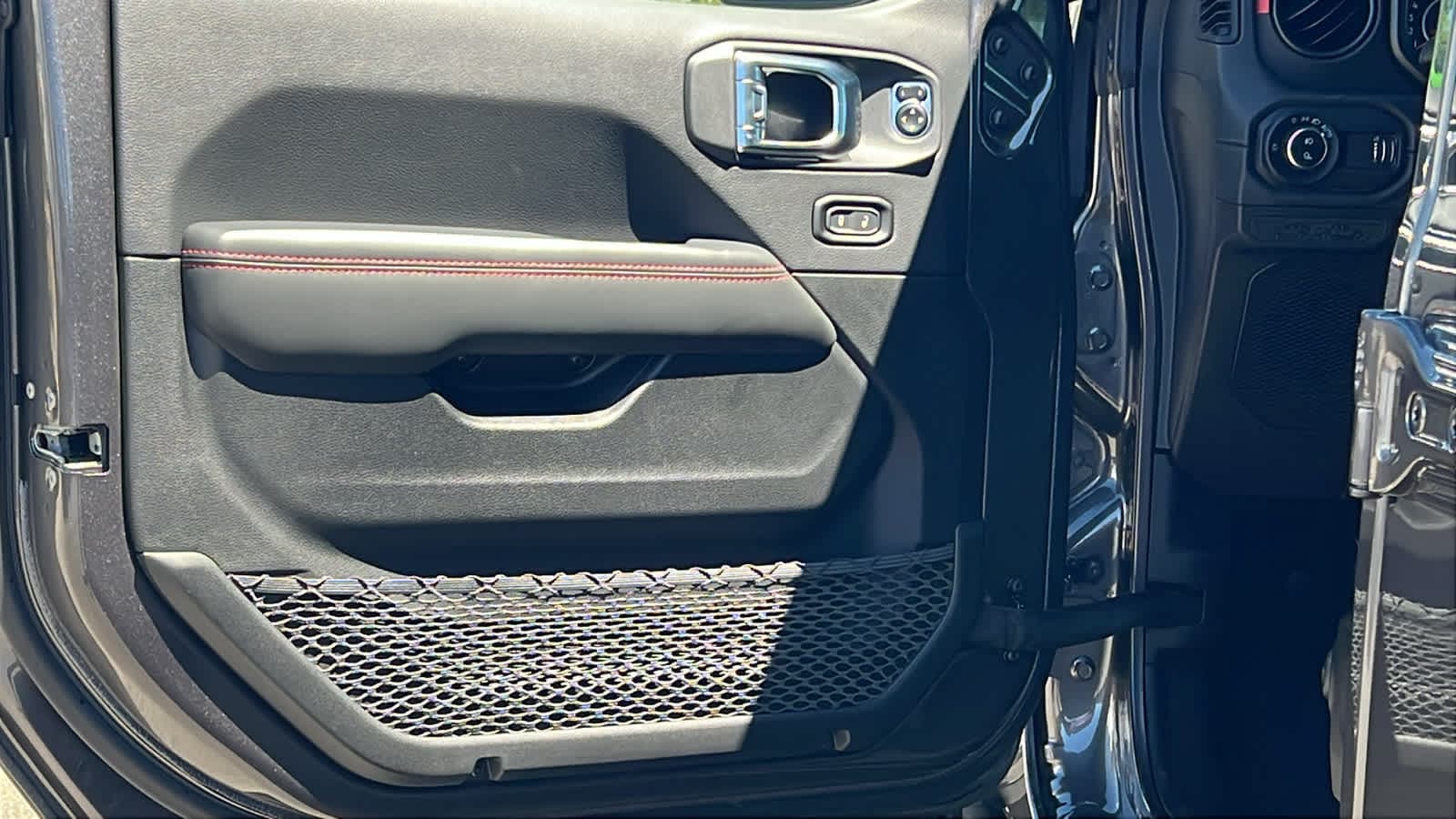 Thumbnail: 2025 Jeep Gladiator - 23