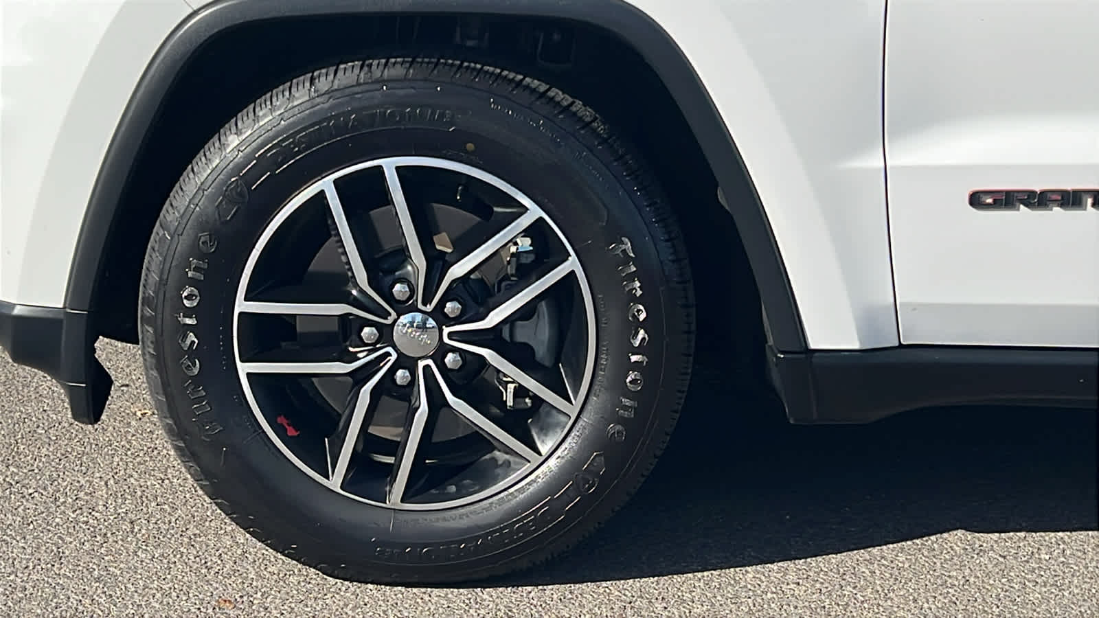 Thumbnail: 2018 Jeep Grand Cherokee - 9