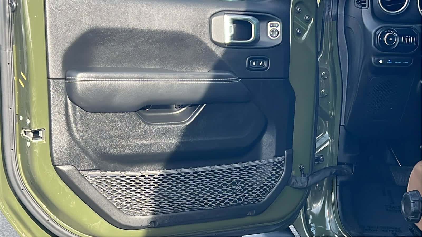 Thumbnail: 2022 Jeep Wrangler - 22