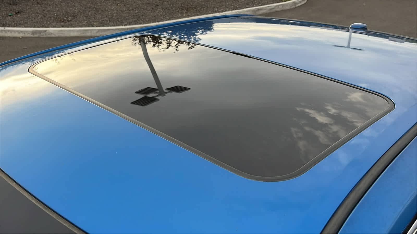 Thumbnail: 2016 Toyota Camry - 4