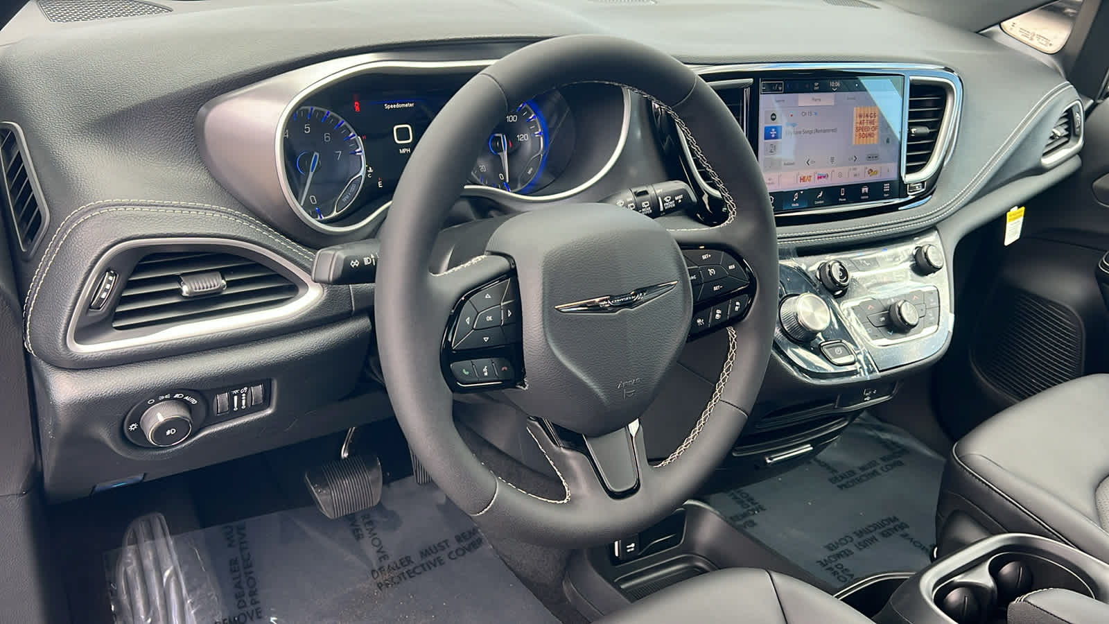 Thumbnail: 2026 Chrysler Pacifica - 10