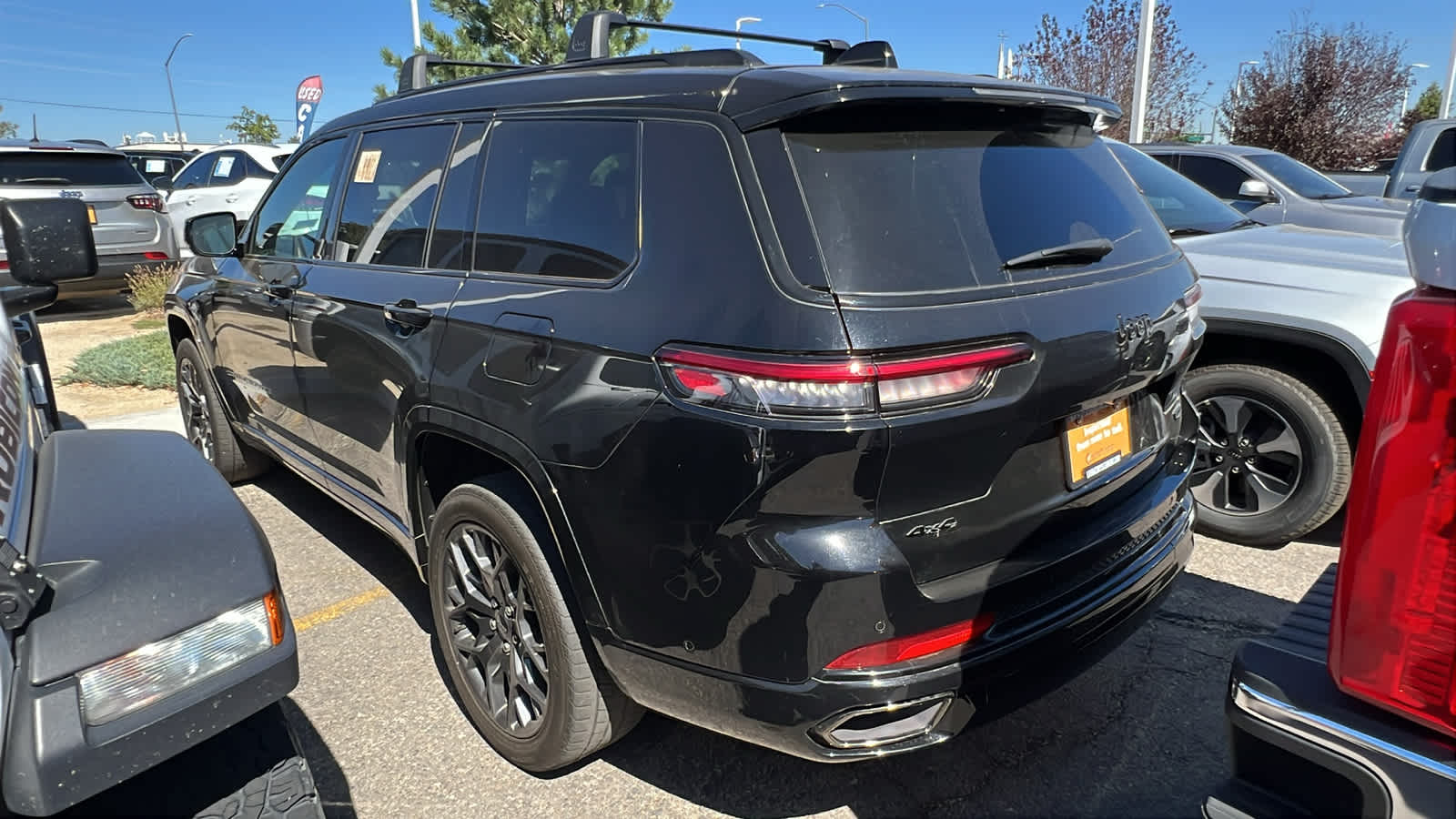 Thumbnail: 2023 Jeep Grand Cherokee - 9