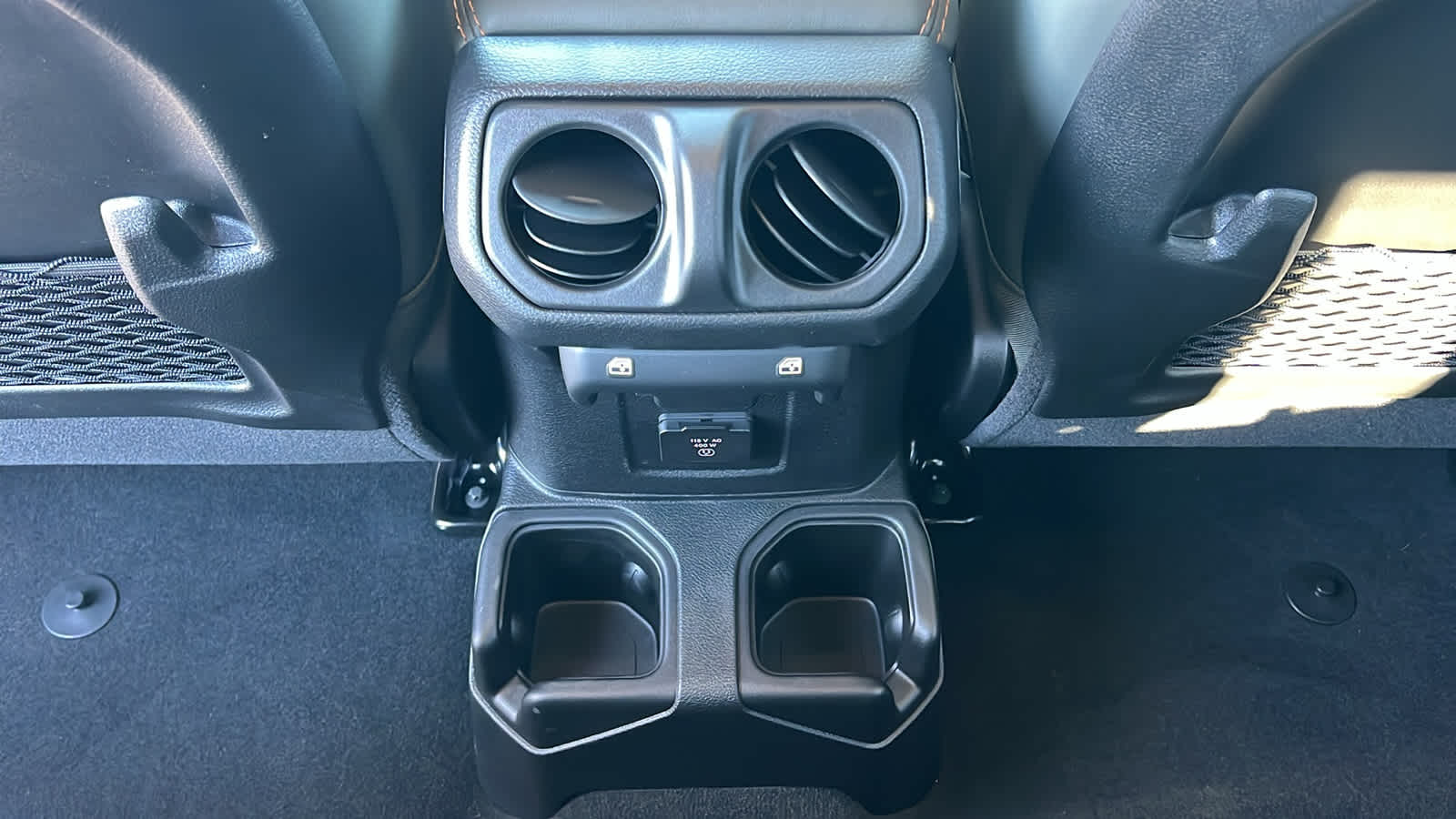 Thumbnail: 2025 Jeep Gladiator - 25