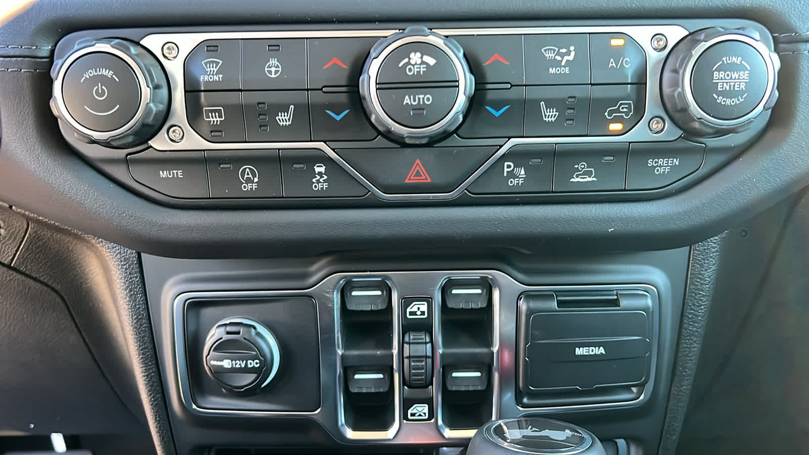 Thumbnail: 2026 Jeep Wrangler - 14