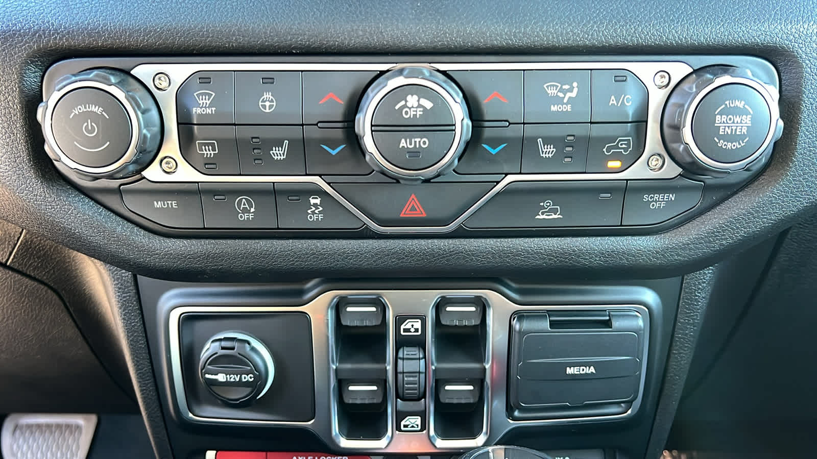 Thumbnail: 2026 Jeep Wrangler - 14