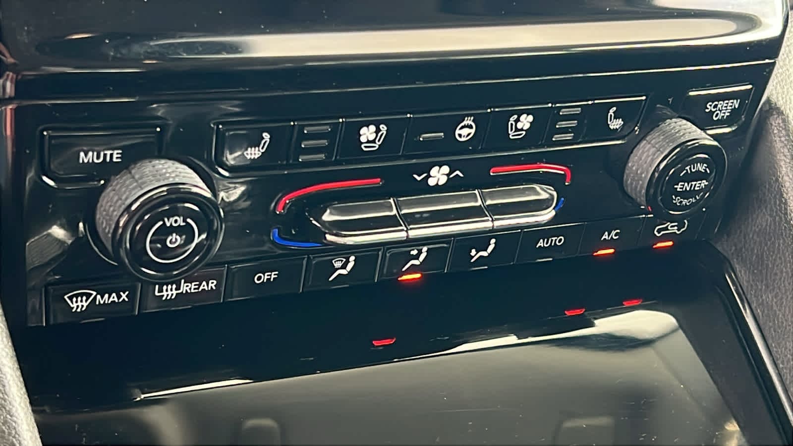 Thumbnail: 2022 Jeep Grand Cherokee - 14