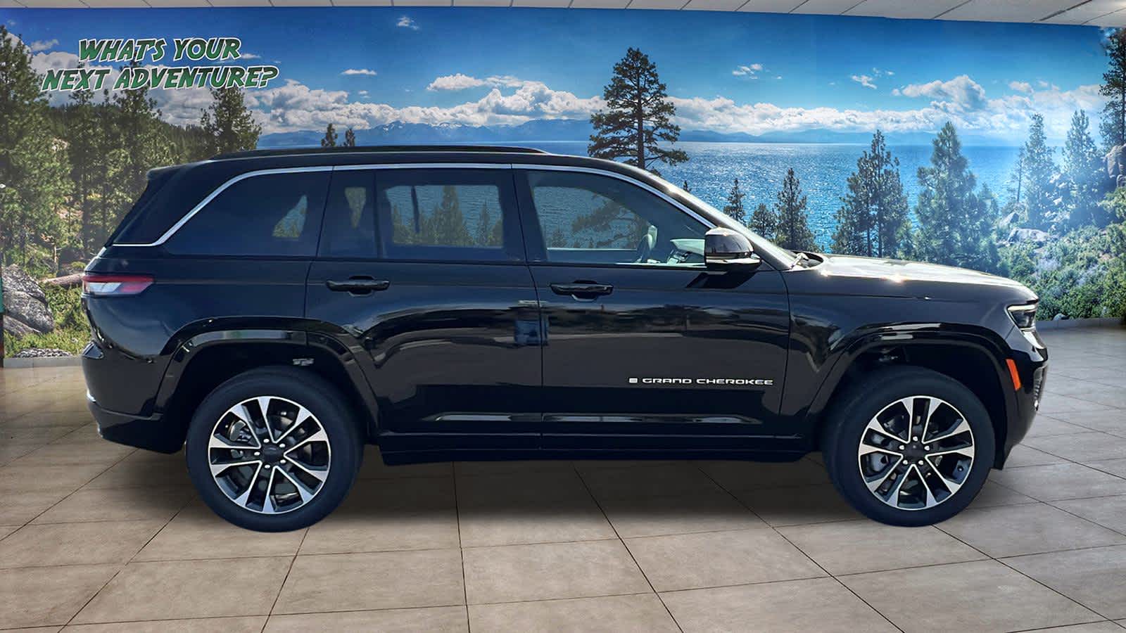 2025 Jeep Grand Cherokee Overland photo 4