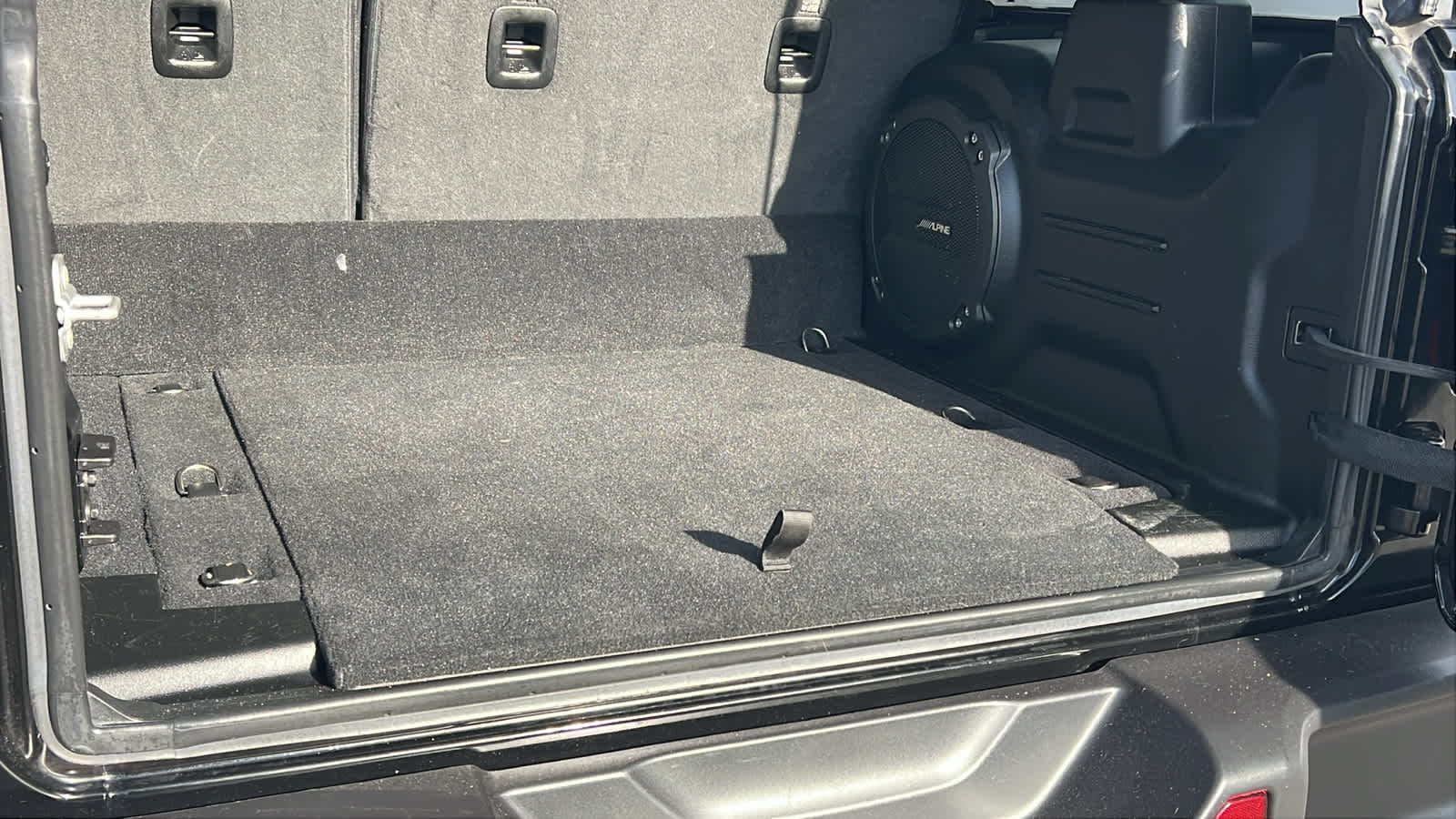 Thumbnail: 2023 Jeep Wrangler - 27