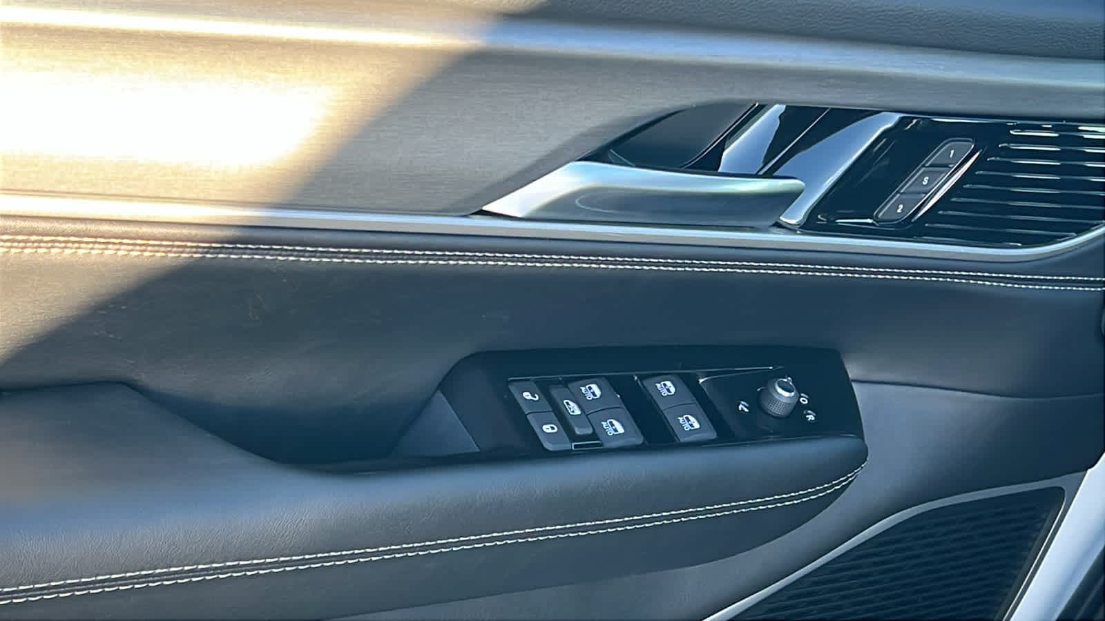 Thumbnail: 2026 Jeep Grand Wagoneer L - 22