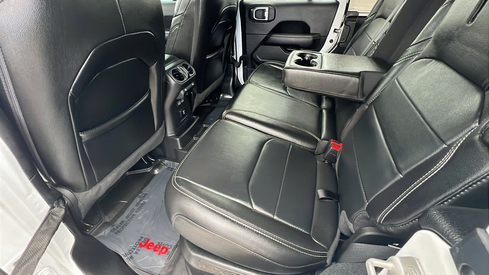 Thumbnail: 2022 Jeep Wrangler - 24