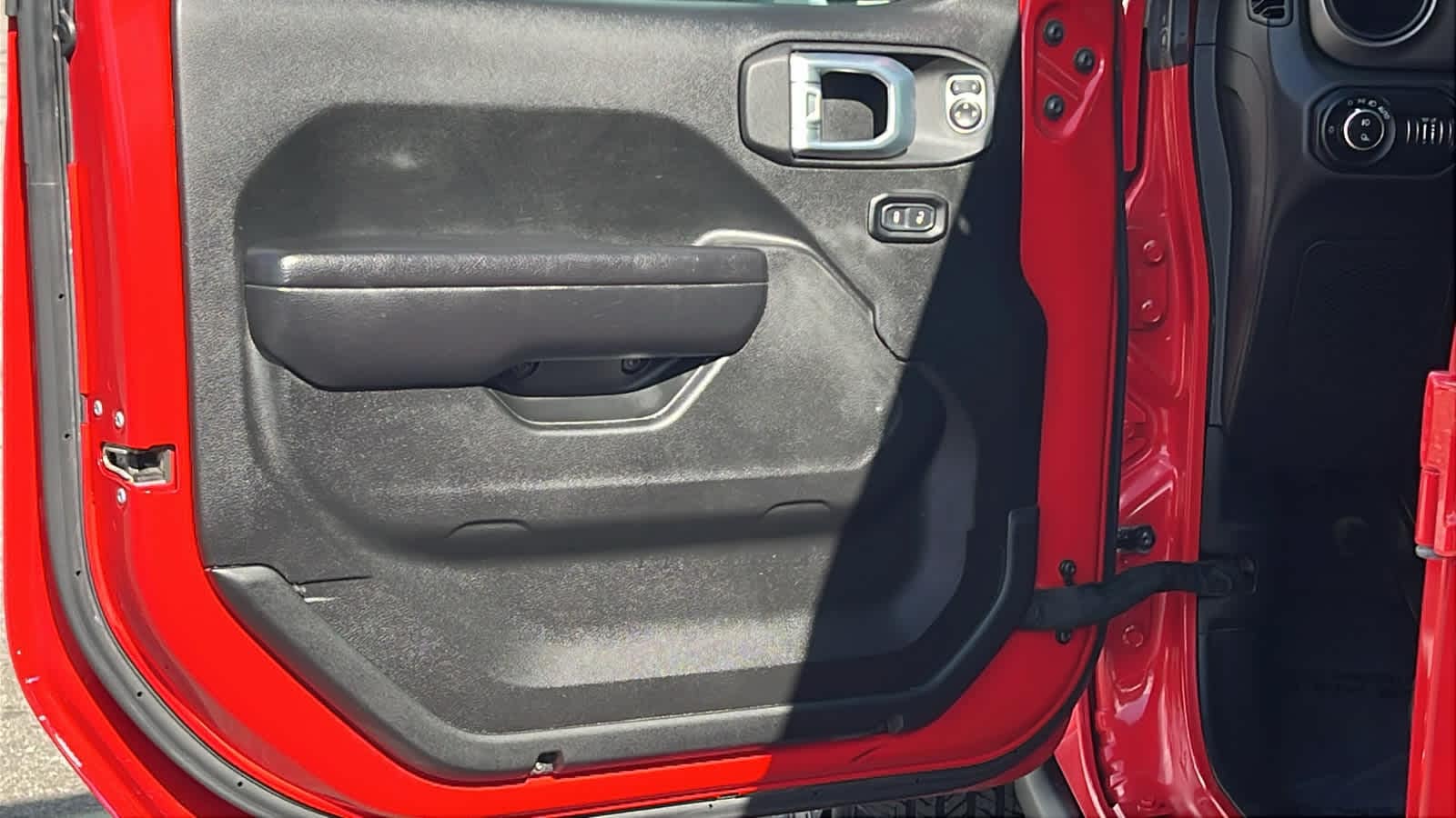 Thumbnail: 2021 Jeep Gladiator - 23