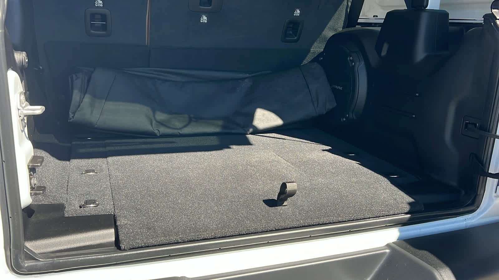 Thumbnail: 2021 Jeep Wrangler - 27